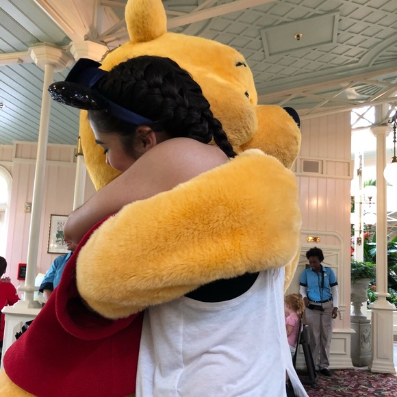 Meet your Posher, Kat - Picture 3 of 4